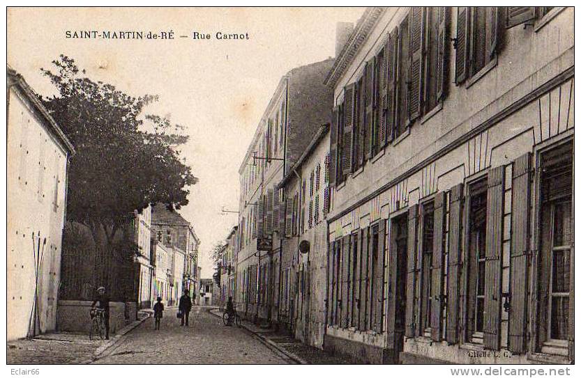 17  St MARTIN De RE - RUE CARNOT ,ANIMEE -immeuble Assurance L'UNION  Edit. LC    X - Saint-Martin-de-Ré