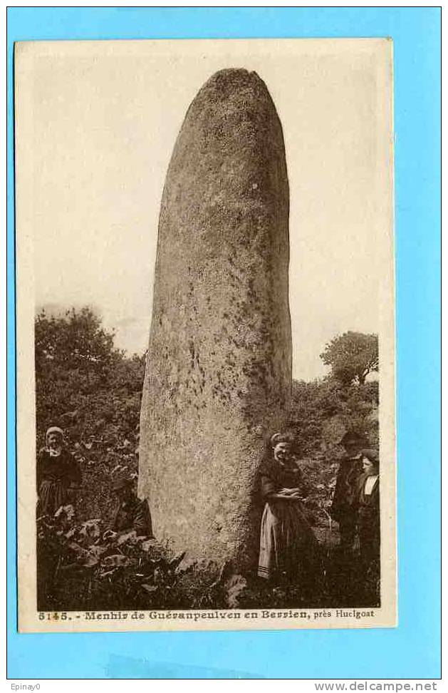 B - MENHIR - De GUERANPEULVEN EN BERR - MEGALITHE - Prés De HUELGOAT - Dolmen & Menhirs