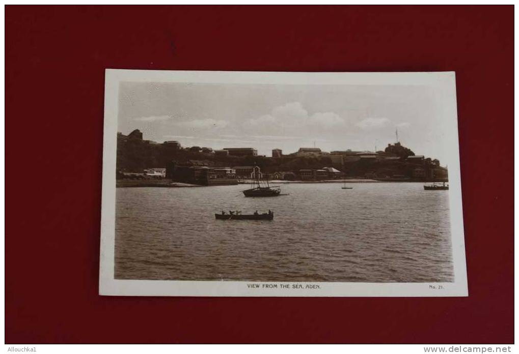 ADEN AU YEMEN -  VIEW FROM THE  SEA   ADEN  -NAVIRE -BATEAU -VOILE -BARQUE A RAMES - Jemen