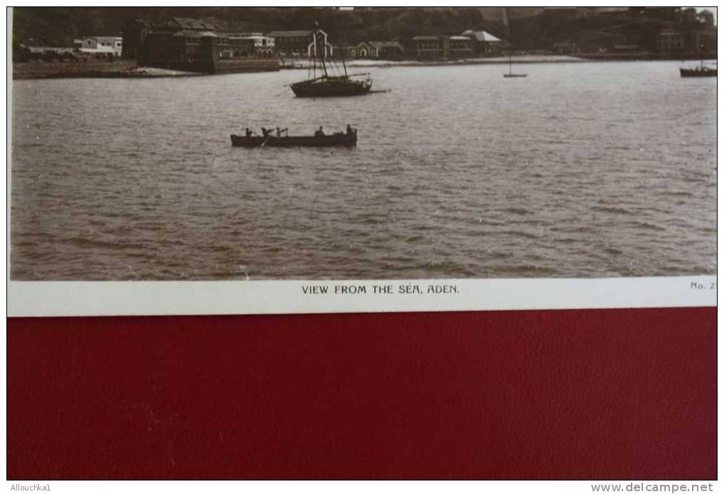 ADEN AU YEMEN -  VIEW FROM THE  SEA   ADEN  -NAVIRE -BATEAU -VOILE -BARQUE A RAMES - Jemen