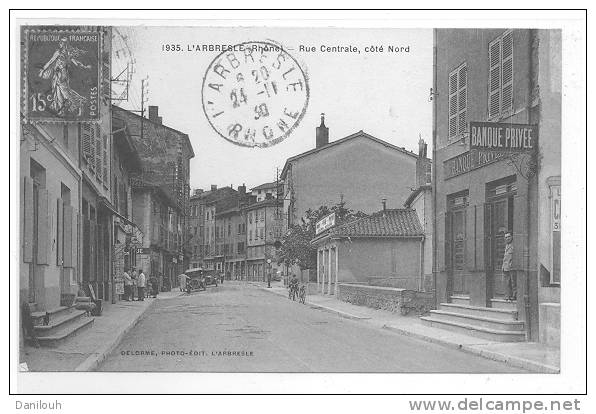 69 // L ABRESLE, Rue Centrale, Coté Nord, N° 1935, Delorme édit, BANQUE PRIVEE A DROITE, ANIMEE - L'Arbresle