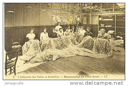 L´Industrie Des Tulles Et Dentelles - Raccommodage Des Pièces écrues - Reproduction Image Du Passé - 9 - Industrial