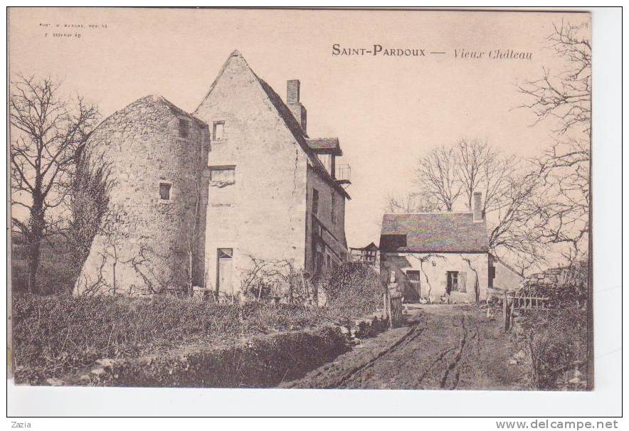 63.135/ ST PARDOUX - Vieux Chateau - Chateldon
