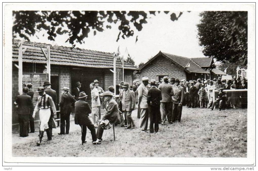 CPSM - Courses De La Guerche - Le Paddock - La Guerche Sur L'Aubois