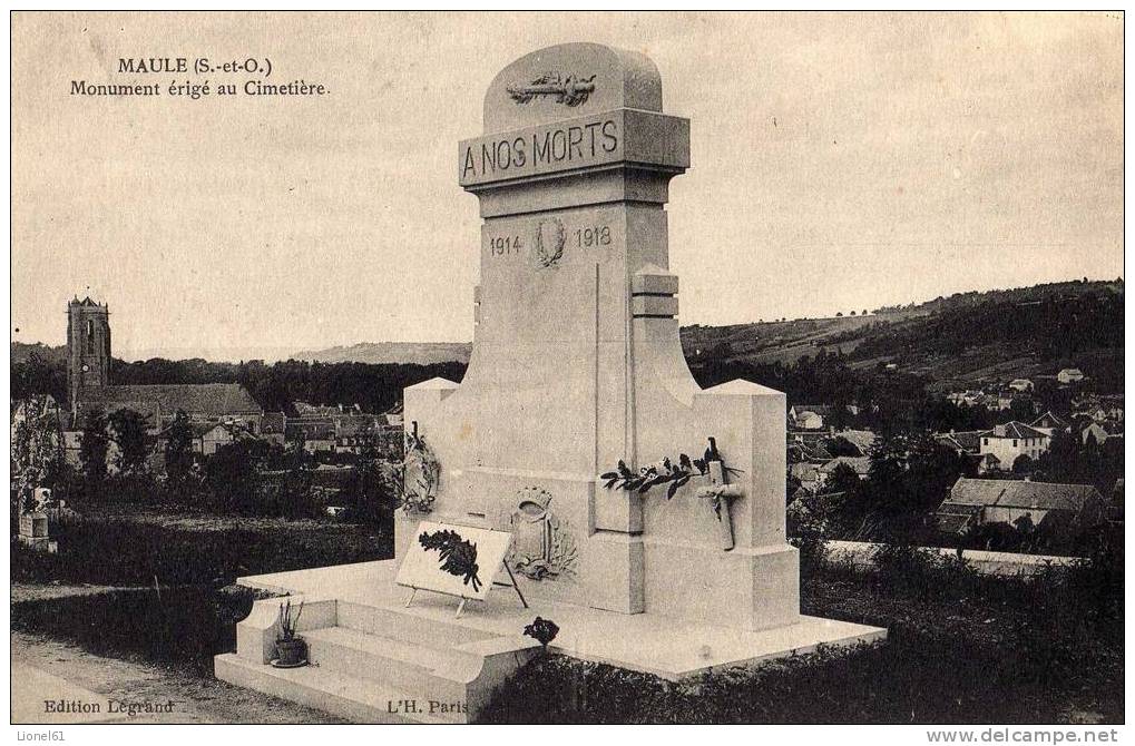 MAULE : (78) Monument érigé Au Cimetière - Maule