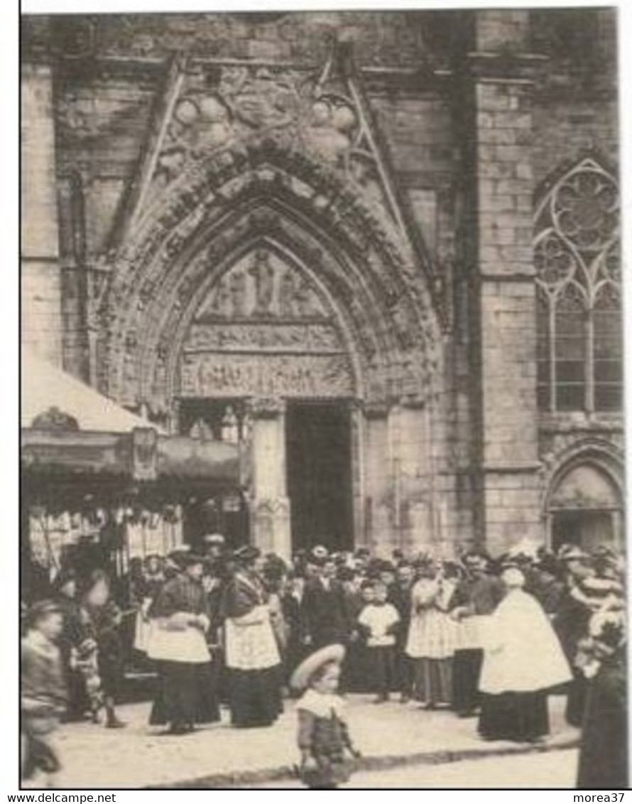 SAINT SULPICE DE FAVIERES La Sortie De La Messe Bénédiction Des Enfants - Saint Sulpice De Favieres