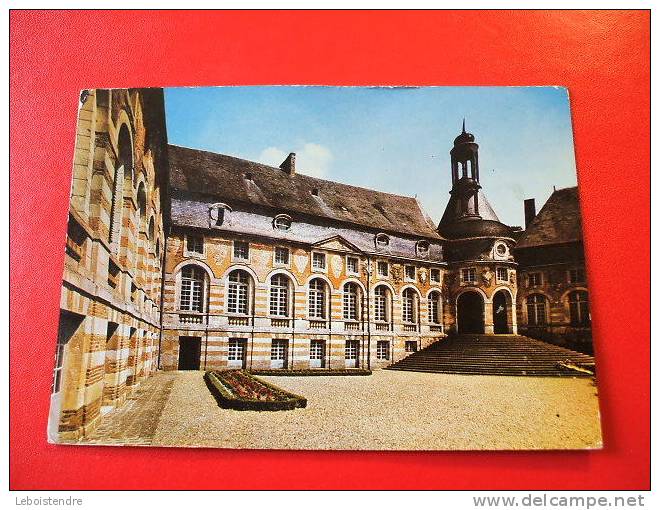 CPSM-(89-YONNE) -SAINT-FARGEAU-LA COUR INTERIEURE DU CHATEAU- - Saint Fargeau