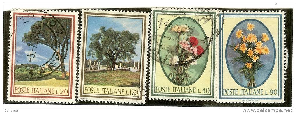 Rep. Italiana: selezione di 38 serie complete USATE 1961-1981 montate su cartoncino (vedi immagini)