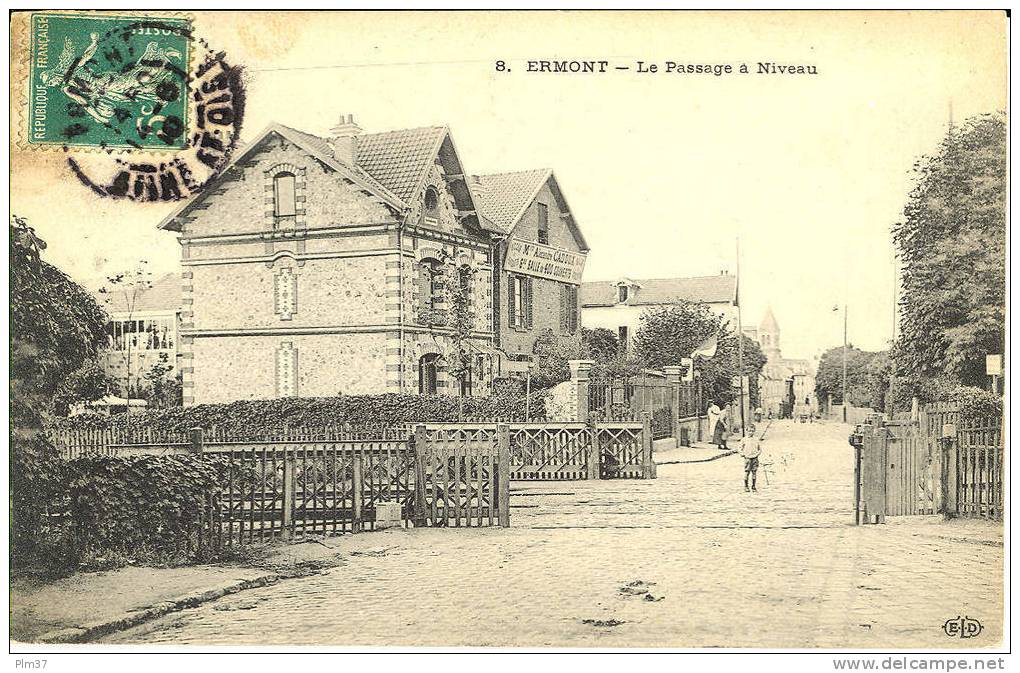 ERMONT  - Le Passage à Niveau -  Circulé 1910 - Ermont-Eaubonne