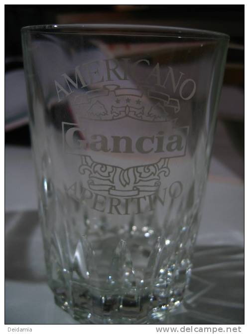 VERRE GANCIA. TBE. AMERICANO. APERITIVO. DECOR AU BLASON - Verres