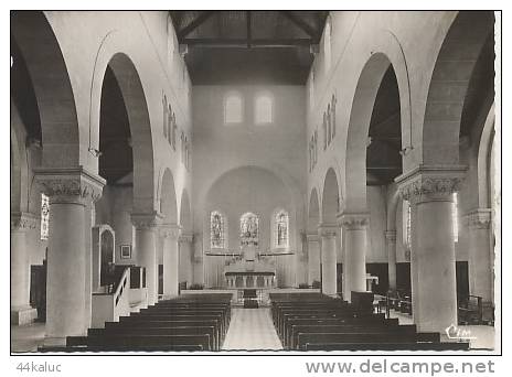 LASSIGNY Intérieur De L´église - Lassigny