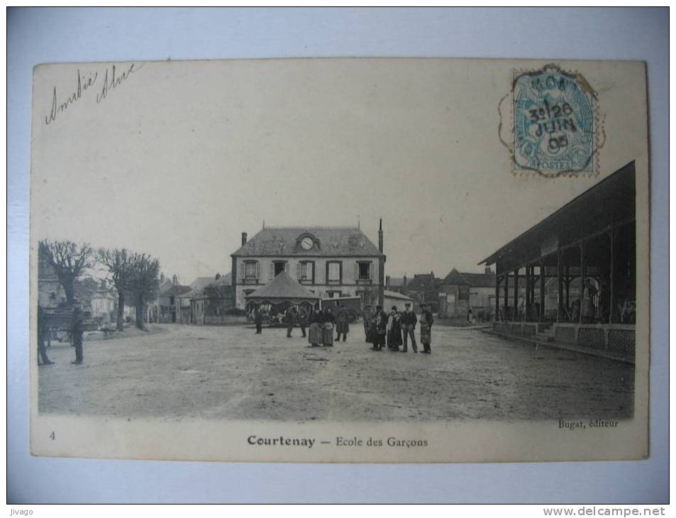 COURTENAY  :  Ecole De Garçons  -  Carte Animée - Courtenay