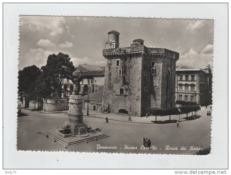 Benevento-piazza Castello-rocca Dei Rettori - Benevento