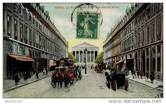 UNE MALLE DE POSTE ET DES FIACRES RUE ROYALE - Transport Urbain En Surface