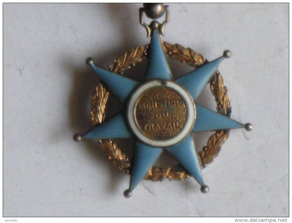 Medaille D'officier Du Merite Social - France