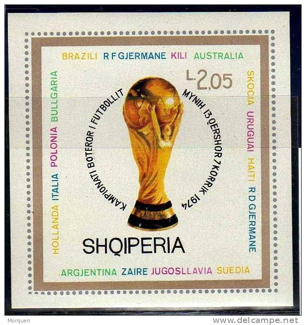 Lupa 132. ALBANIA , Hojita HB-27 . Tema Fútbol ** - 1974 – Westdeutschland