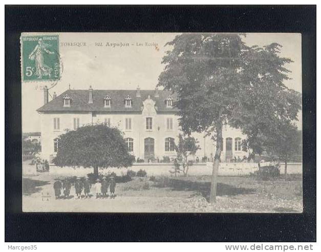 15 Arpajon Les écoles édit.L.R./I.A N° 922  Animée  Belle Carte - Arpajon Sur Cere