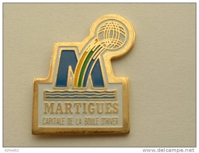 PIN'S PETANQUE - MARTIGUES - Boule/Pétanque