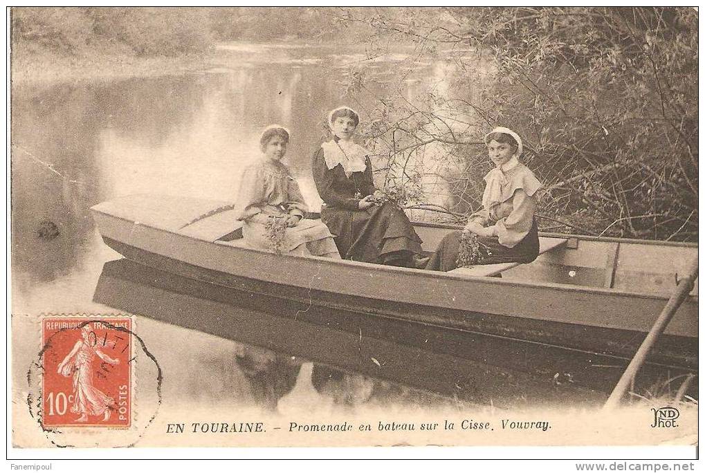 EN TOURAINE . VOUVRAY .  Promenade En Bateau Sur La Cisse - Vouvray