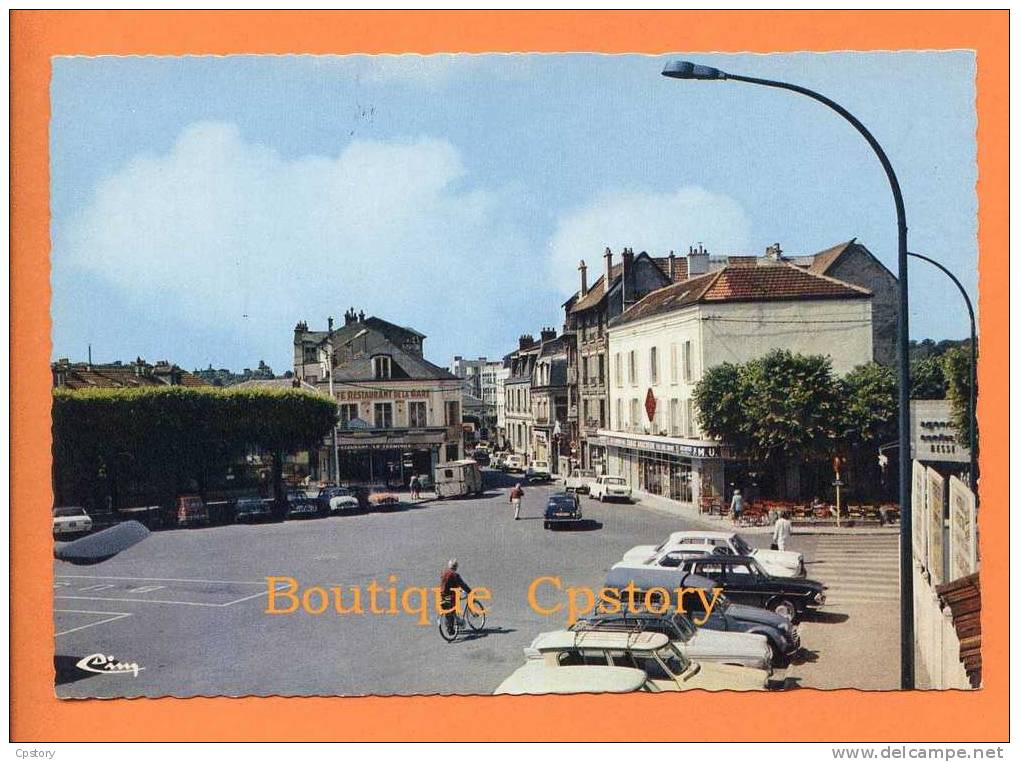 91 - BRUNOY - Place De La Gare - Voiture Renault Dauphine - Citroen 2CV - Simca - Brunoy