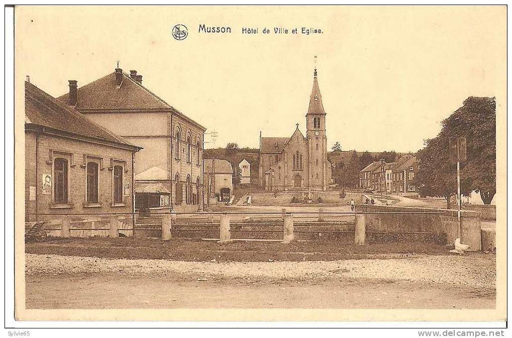 MUSSON-hotel De Ville  Et église - Musson