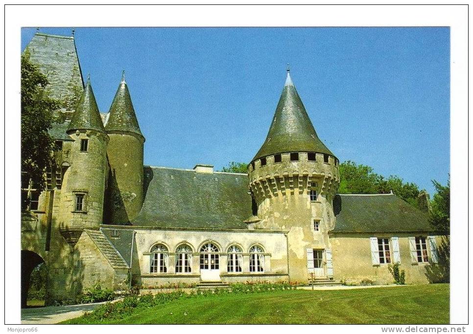 CPM De Chef Boutonne   Le Château De Javarzay - Chef Boutonne