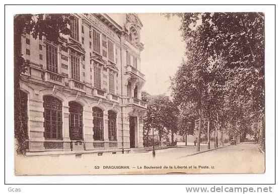 Draguignan, Le Boulevard De La Liberté Et La Poste - Draguignan