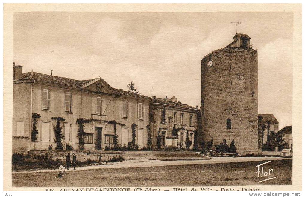 CPA-17-Charente-Mme.693-AULNAY De SAINTONGE-Hotel De Ville,Poste, Donjon. - Aulnay
