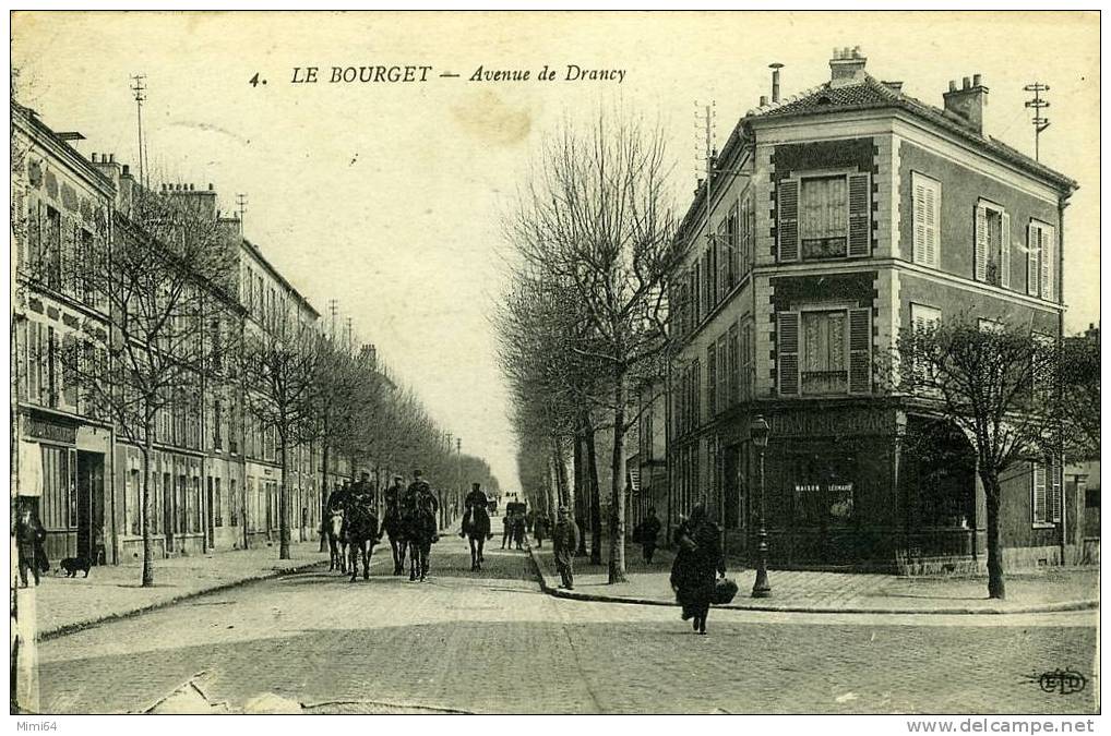 93 . LE BOURGET  AVENUE DE DRANCY .   (  OBLITERATION  CONTROLE PAR L´AUTORITE MILITAIRE ) - Le Bourget