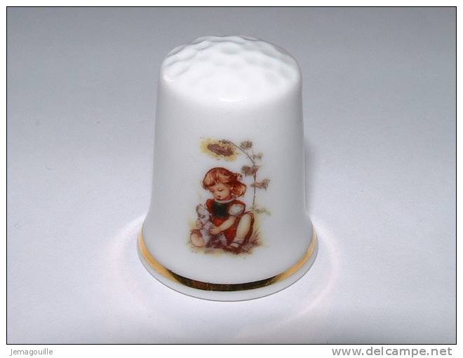 Dé à Coudre En Porcelaine - MUNCHEN -  Allemagne - D3 - Dedales