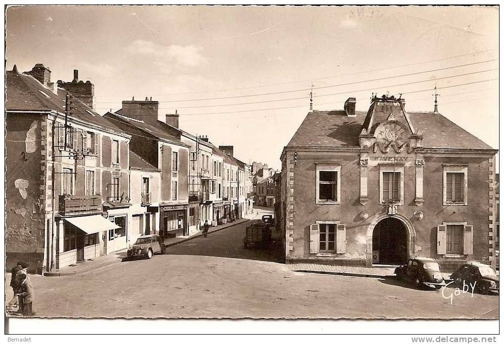 SAVENAY...PLACE DE LA MAIRIE - Savenay