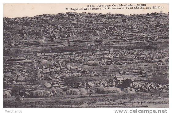 SOUDAN.VILLAGE ET MONTAGNE DE GOURAO A L ENTREE DU LAC DHEBO - Sudán