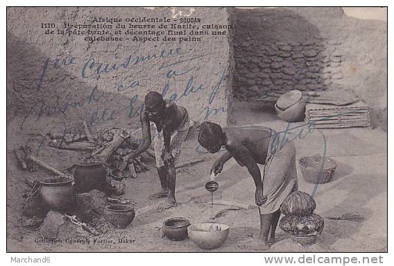 SOUDAN.PREPARATION DU BEURRE DE KARITE CUISSON DE LA PATE BRUTE ET DECANTAGE FINAL DANS UNE CALEBASSE ASPECT DES - Sudan