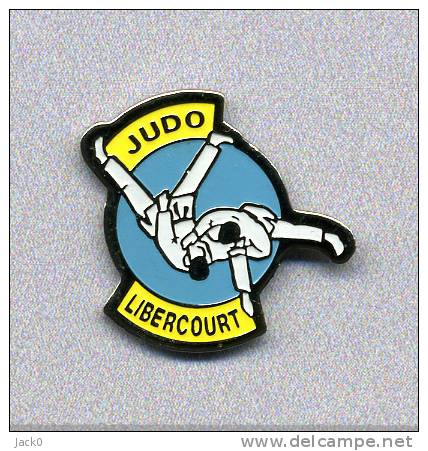 Pin´s  Sport   JUDO   Club  De   LIBERCOURT  ( 62 ) - Judo