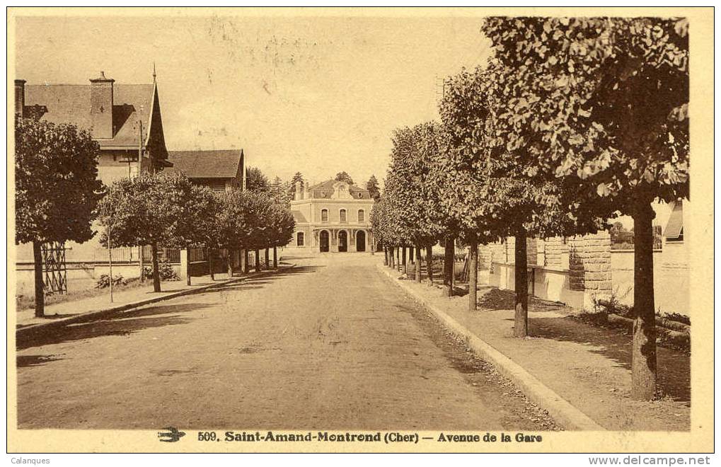 CPA Saint Amand De Montrond - Avenue De La Gare - Saint-Amand-Montrond
