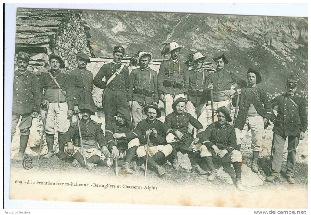 A La Frontière Franco-Italienne - Bersagliers Et Chasseurs Alpins - Douane