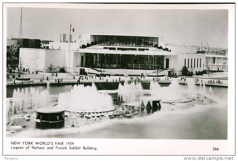 NEW YORK WORLD´S FAIR 1939 LAGOON OF NATIONS AND FRENCH EXIBIT BUILDING REAL PHOTO OLD POSTCARD - Exhibitions