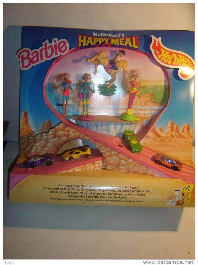 MAC DONALD / BARBIE+HOT WHEELS / PRESENTOIRE HAPPY MEAL / 50CMX50CM / PARFAIT ETAT - McDonald's