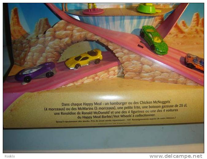 MAC DONALD / BARBIE+HOT WHEELS / PRESENTOIRE HAPPY MEAL / 50CMX50CM / PARFAIT ETAT - McDonald's