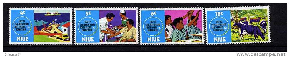 Niue ** N° 137 à 140 - 25e Ann. De La Commission Du Pacifique-Sud - Niue