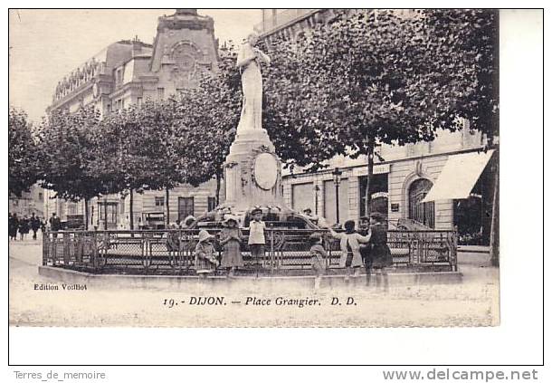 Dijon : Place Grangier (Edition Voillot - Phototypie Daniel Delboy, Mirecourt, DD N°19) - Dijon
