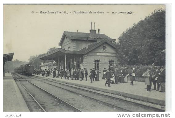 K 518* / CPA  GARCHES  (92)  L' INTERIEUR DE   LA GARE - Garches