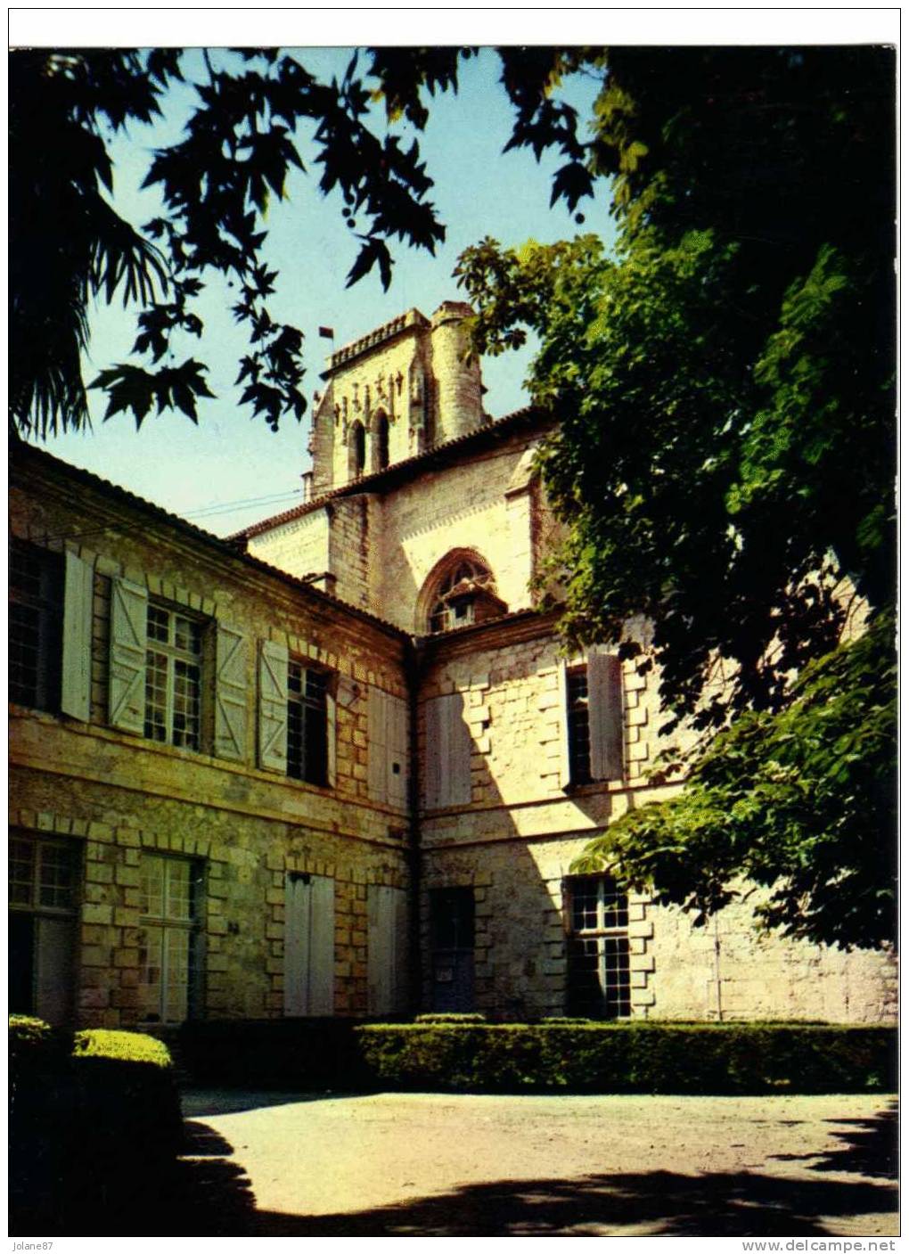 CPM     32    LECTOURE   1982   PROMENADE DES MARRONNIERS        LE MUSEE ET LE TRIBUNAL - Lectoure