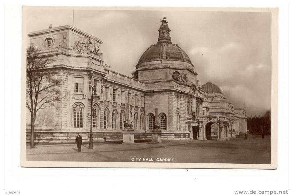 OLD FOREIGN 2303 - UNITED KINGDOM - ENGLAND -  CITY HALL, CARDIFF - Glamorgan