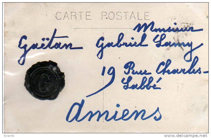 Carte Photo  La  Présentation D'un  Jockey Sur Son Cheval   Année 1928   Coté Verso  Cachet  Avec Lettre G - Hípica