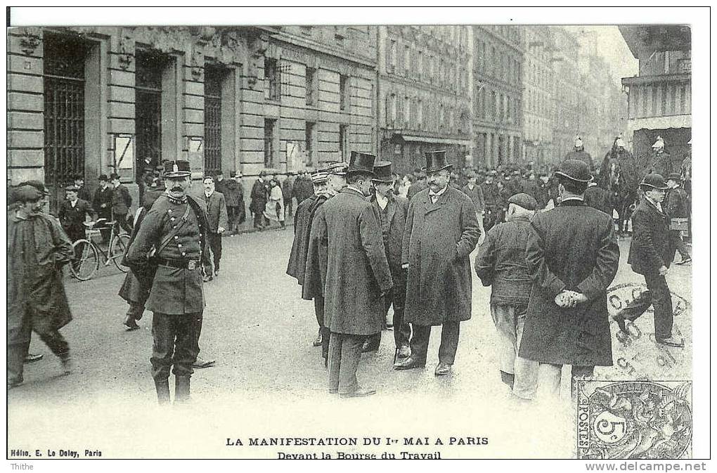 Cartes D'autrefois - PARIS - La Manifestation Du 1er Mai Devant La Bourse Du Travail - Reproduction - Eventos