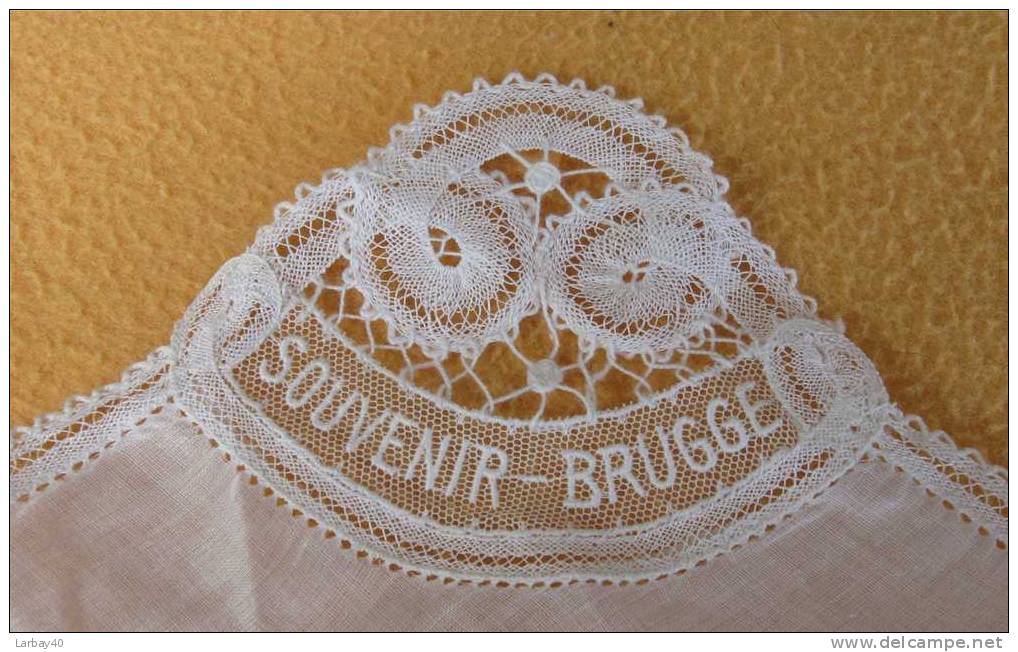 1 Mouchoir Brodee Souvenir Brugge - Handkerchiefs