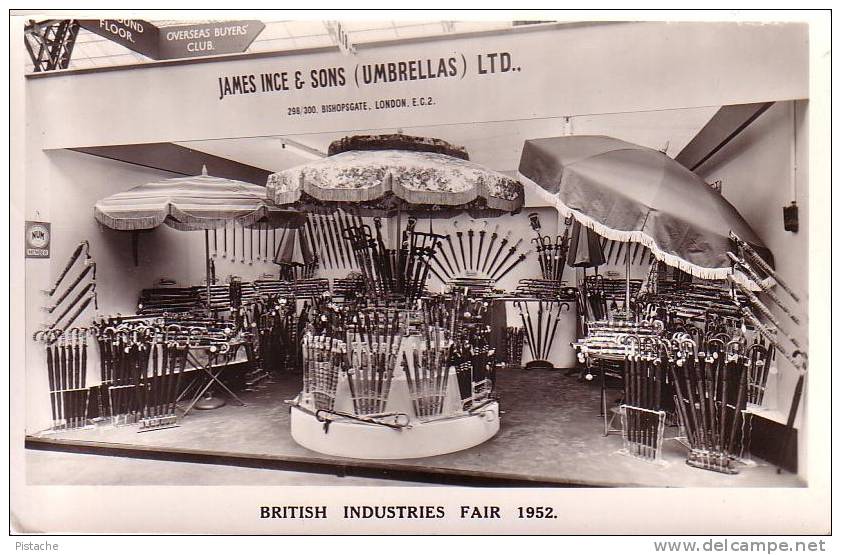 Umbrellas - British Industries Fair 1952 - Photo Véritable - Foire - Kirmes