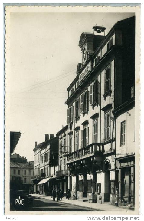 24 CPSM Ribérac - L'Hôtel De Ville - Riberac