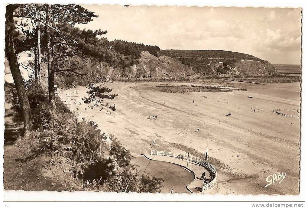 ETABLE SUR MER La Plage Des Godelins Et Le Pointe Du Vauburel - Etables-sur-Mer